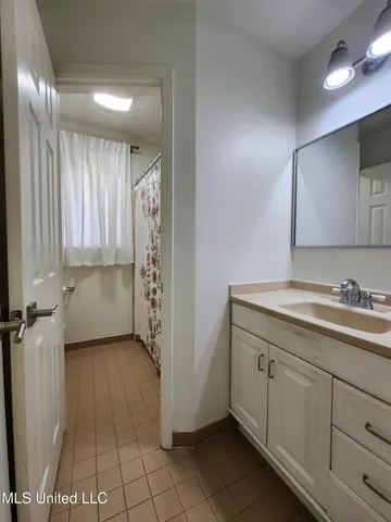 $1,450 | 117 Roberts Circle, Ocean Springs, MS 39564