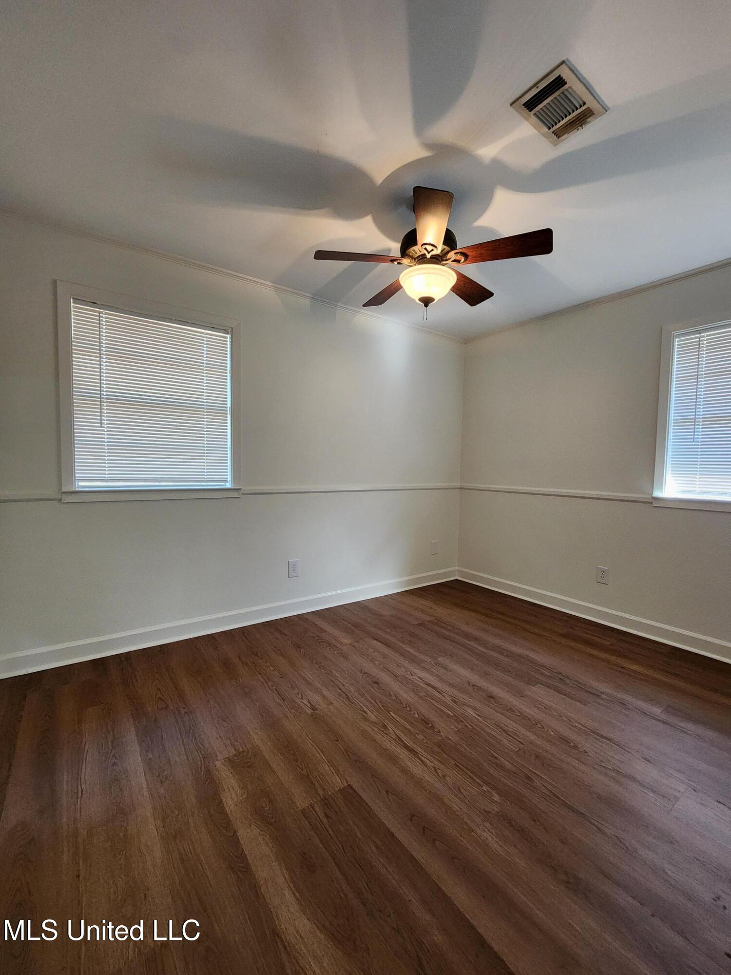 117 Roberts Circle Ocean Springs, MS 39564 - Photo 9 of 10 9