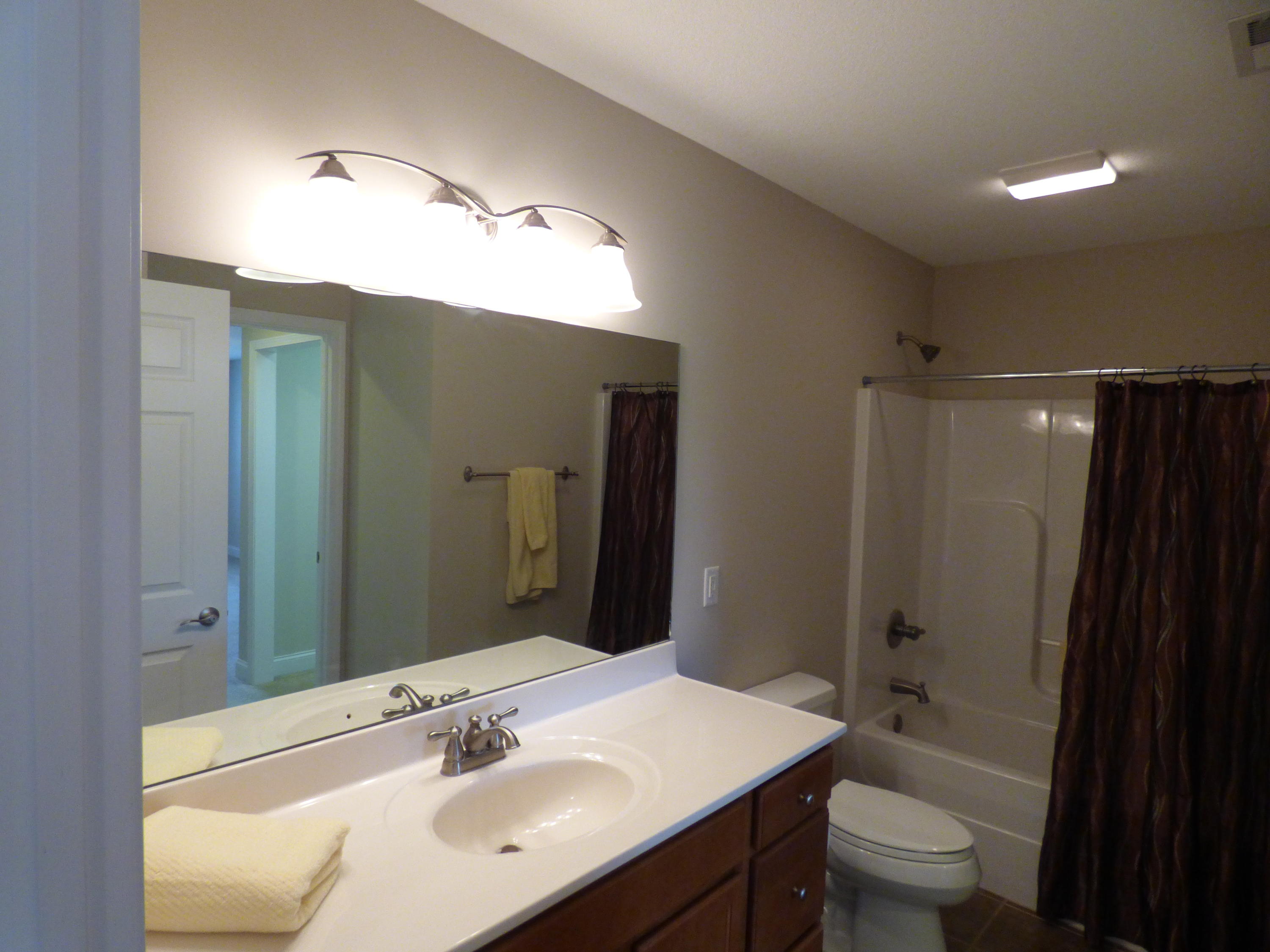 322 Angus Crossing Corryton, TN 37721 - Photo 5 of 25 Master bathroom