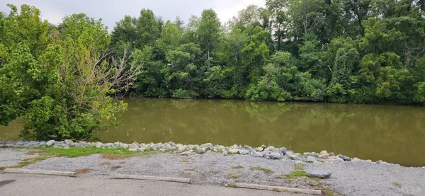 $199,900 | 13384 Hardy Road, Hardy, VA 24101