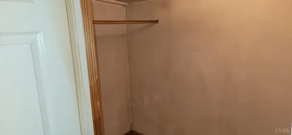 $199,900 | 13384 Hardy Road, Hardy, VA 24101