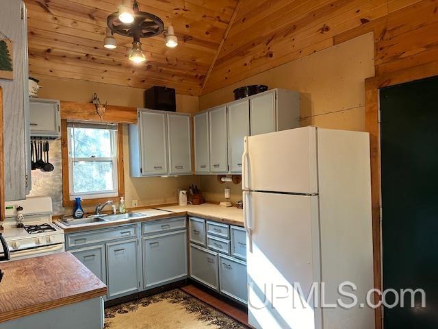 325 Mastodon Road Crystal Falls, MI 49920 - Photo 5 of 39