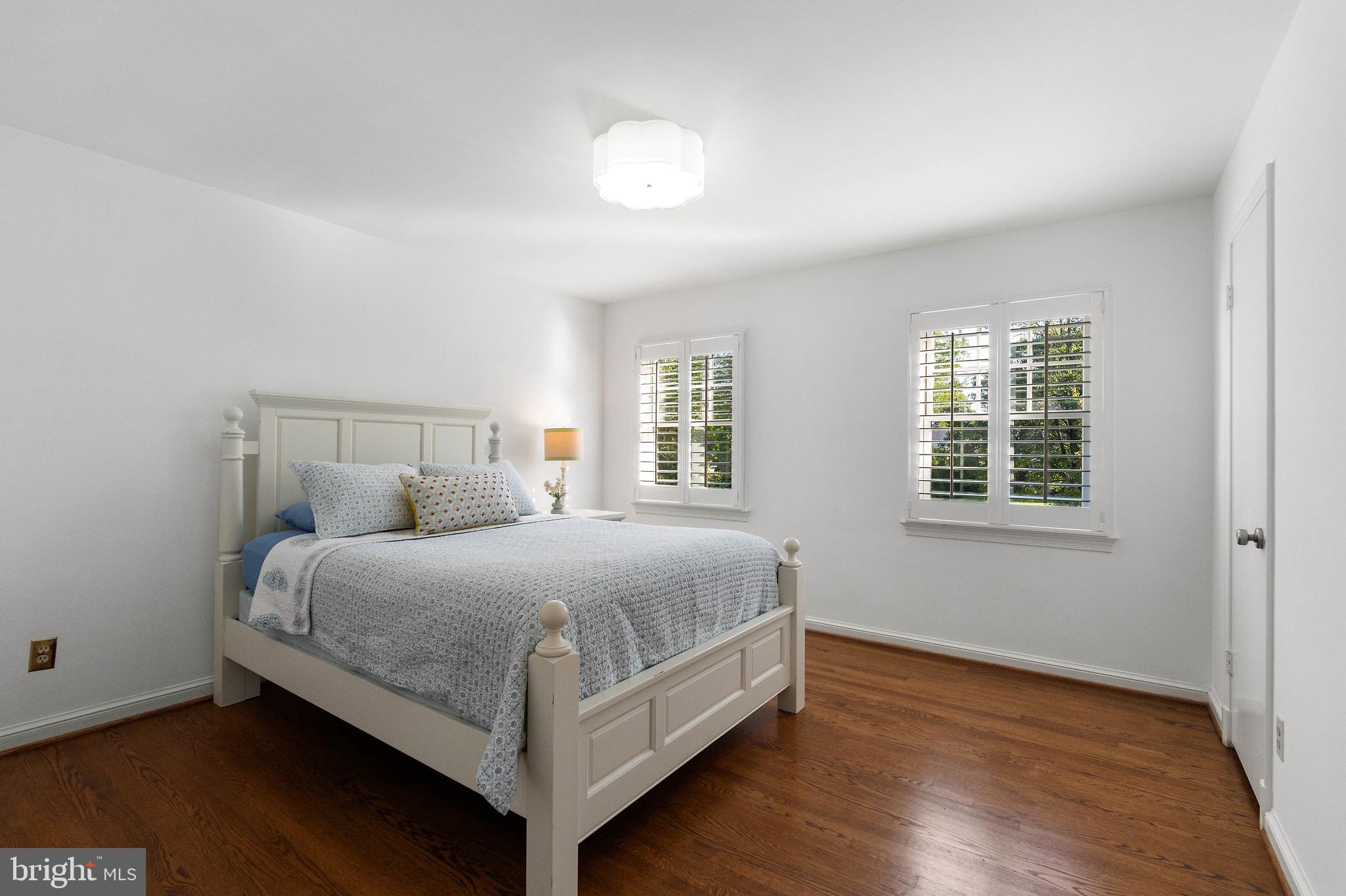 6302 Long Meadow Road McLean, VA 22101 - Photo 18 of 39 BEDROOM 2 w/ walk-in closet