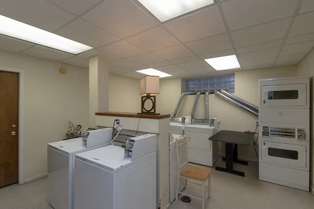 $1,300 | 4241 North Kenmore Avenue, Unit 105, Chicago, IL 60613