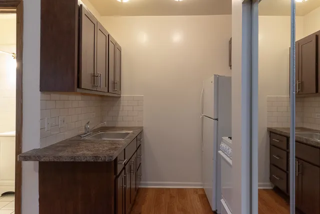$1,300 | 4241 North Kenmore Avenue, Unit 105, Chicago, IL 60613