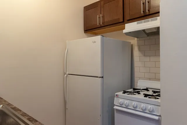 $1,300 | 4241 North Kenmore Avenue, Unit 105, Chicago, IL 60613