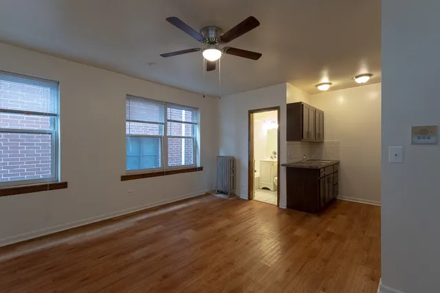 $1,300 | 4241 North Kenmore Avenue, Unit 105, Chicago, IL 60613