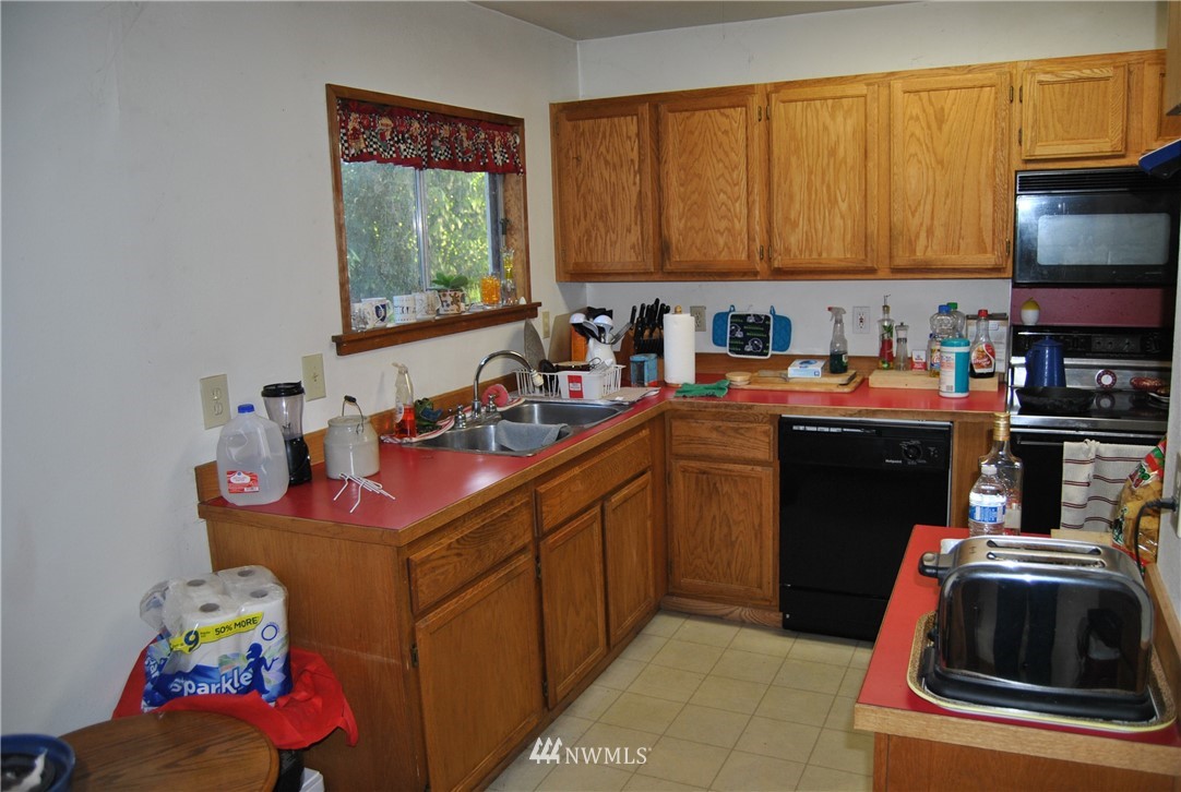 7334 Fair Oaks Road Southeast Olympia, WA 98513 - Photo 11 of 20 Gallery Image 11