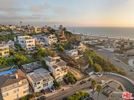 an aerial view of multiple house