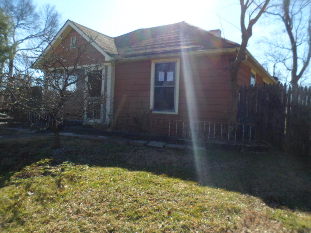 2915 Rector Street Knoxville, TN 37921 - Photo 7 of 13 1 front (3)