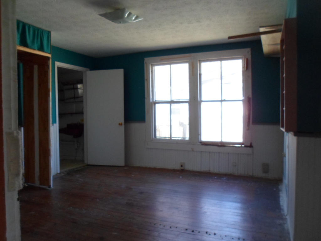 2915 Rector Street Knoxville, TN 37921 - Photo 9 of 13 4 dining room