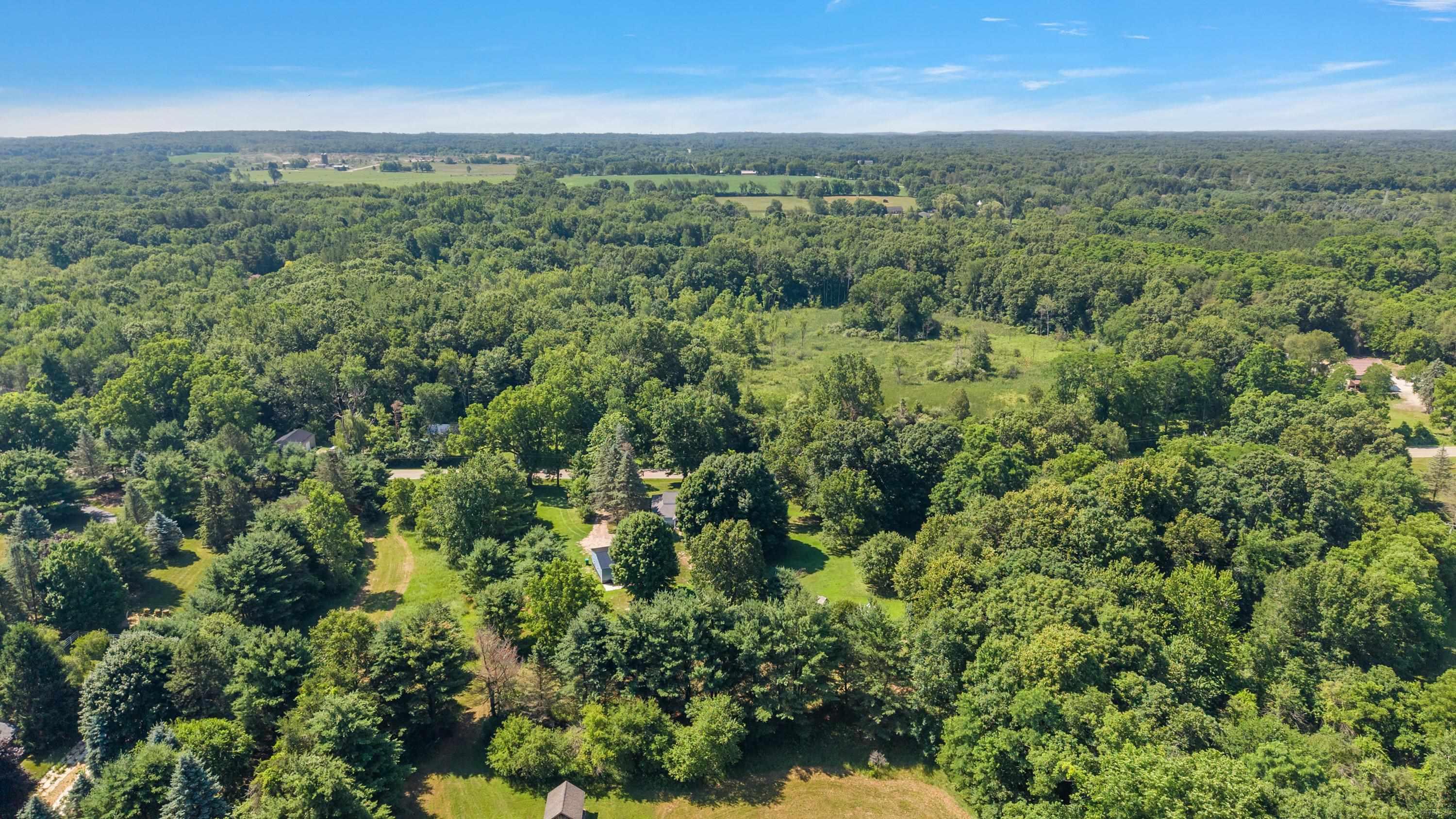 149 East Hunters Creek Road Lapeer, MI 48446 - Photo 67 of 71 50215016-36e33281-65ba-423d-974b-132fcaa9ad2a.JPG