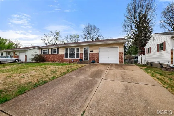 $1,500 | 526 Lynn Haven Lane, Hazelwood, MO 63042