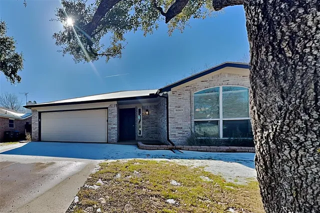 $1,900 | 5563 Northfield Drive, Fort Worth, TX 76179