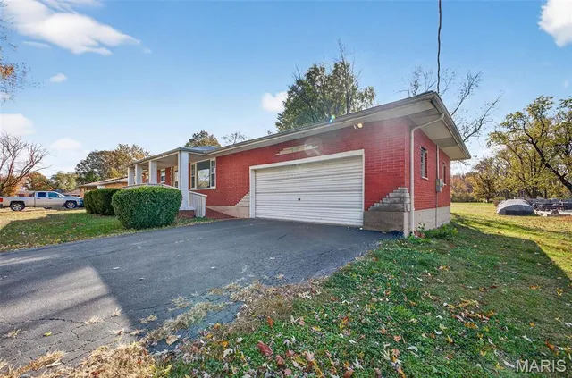 $189,900 | 1048 Cote Brillante, Granite City, IL 62040