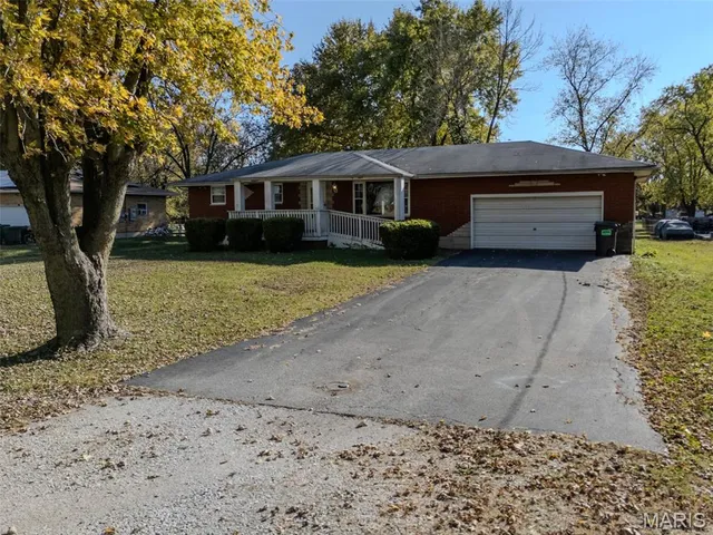 $189,900 | 1048 Cote Brillante, Granite City, IL 62040