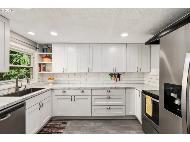 $435,000 | 1112 Northeast 160th Avenue, Portland, OR 97230