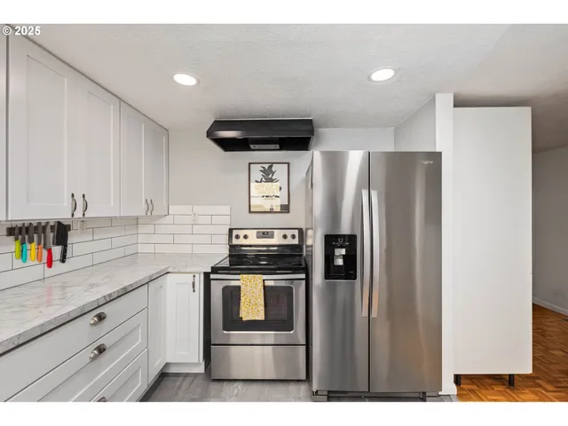 $435,000 | 1112 Northeast 160th Avenue, Portland, OR 97230