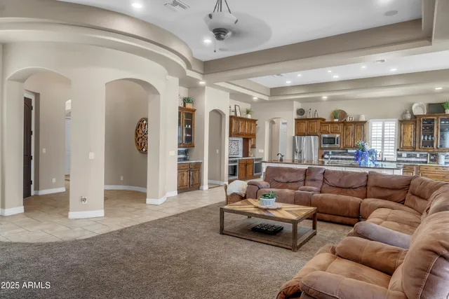 $1,874,000 | 810 West Hidden Valley Drive, Phoenix, AZ 85086