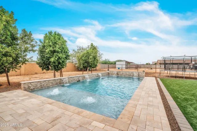 $1,874,000 | 810 West Hidden Valley Drive, Phoenix, AZ 85086