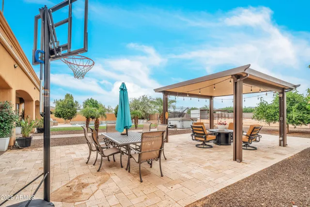 $1,874,000 | 810 West Hidden Valley Drive, Phoenix, AZ 85086