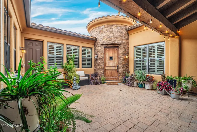 $1,874,000 | 810 West Hidden Valley Drive, Phoenix, AZ 85086