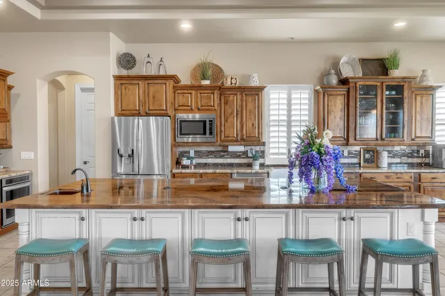 $1,874,000 | 810 West Hidden Valley Drive, Phoenix, AZ 85086