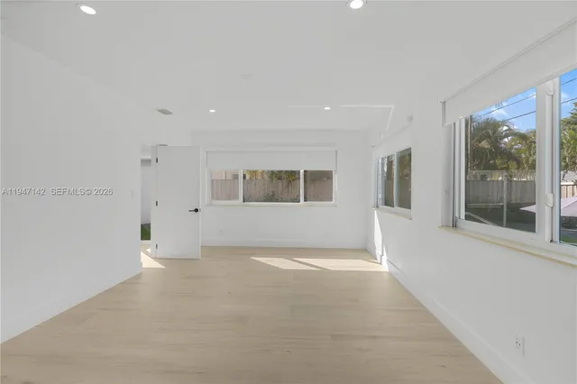 $4,400 | 1116 North 31st Avenue, Hollywood, FL 33021