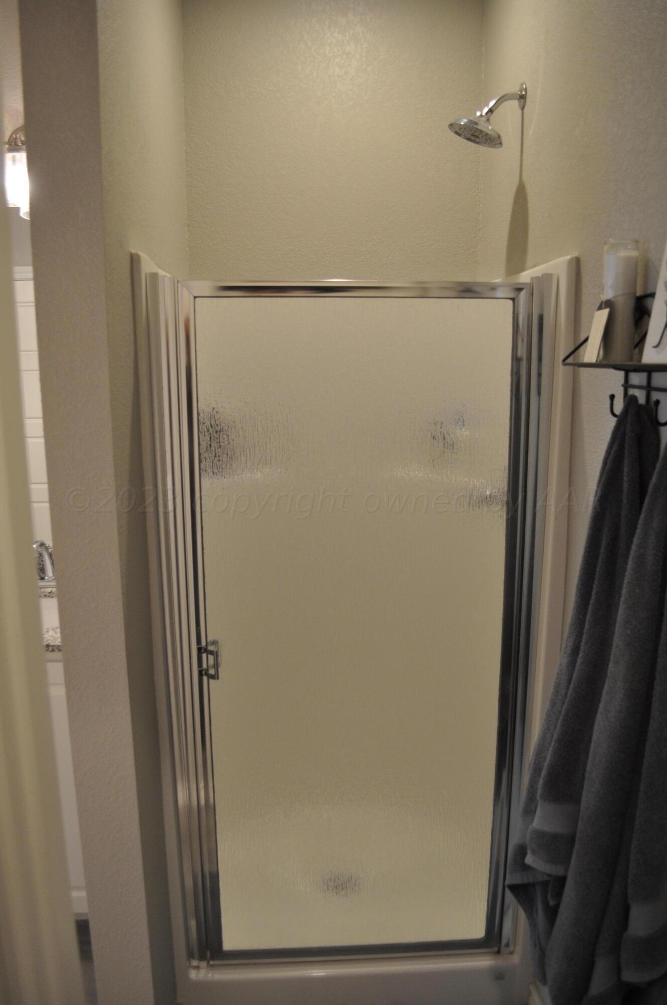 1126 Crosspoint Hereford, TX 79045 - Photo 18 of 27 Shower