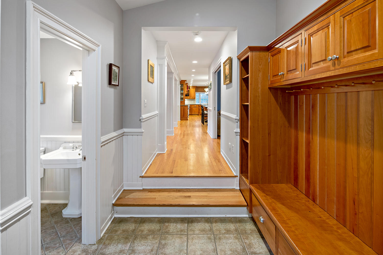 14 Chasmars Pond Road Darien, CT 06820 - Photo 13 of 34 a view of entryway