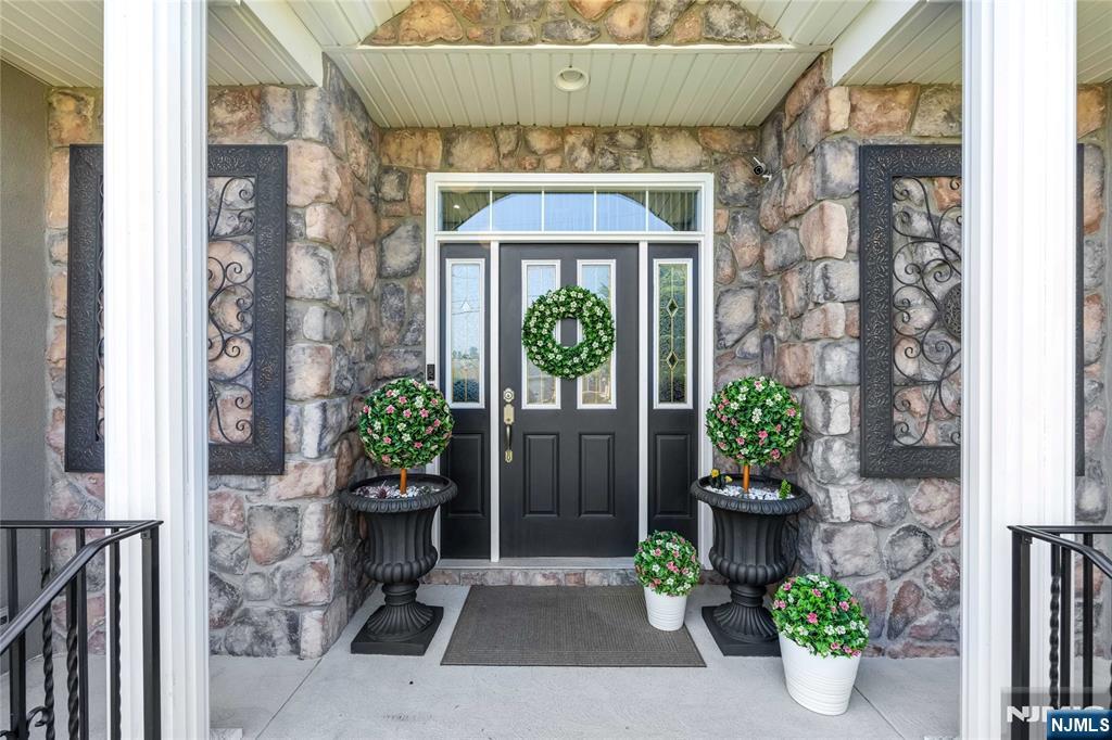 8 Ferndale Place Pompton Plains, NJ 07444 - Photo 4 of 49