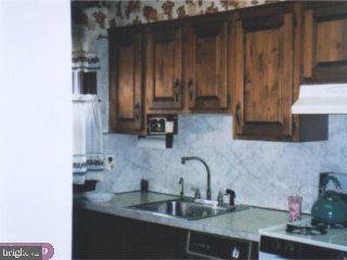 284 Hampden Road Upper Darby, PA 19082 - Photo 5 of 6