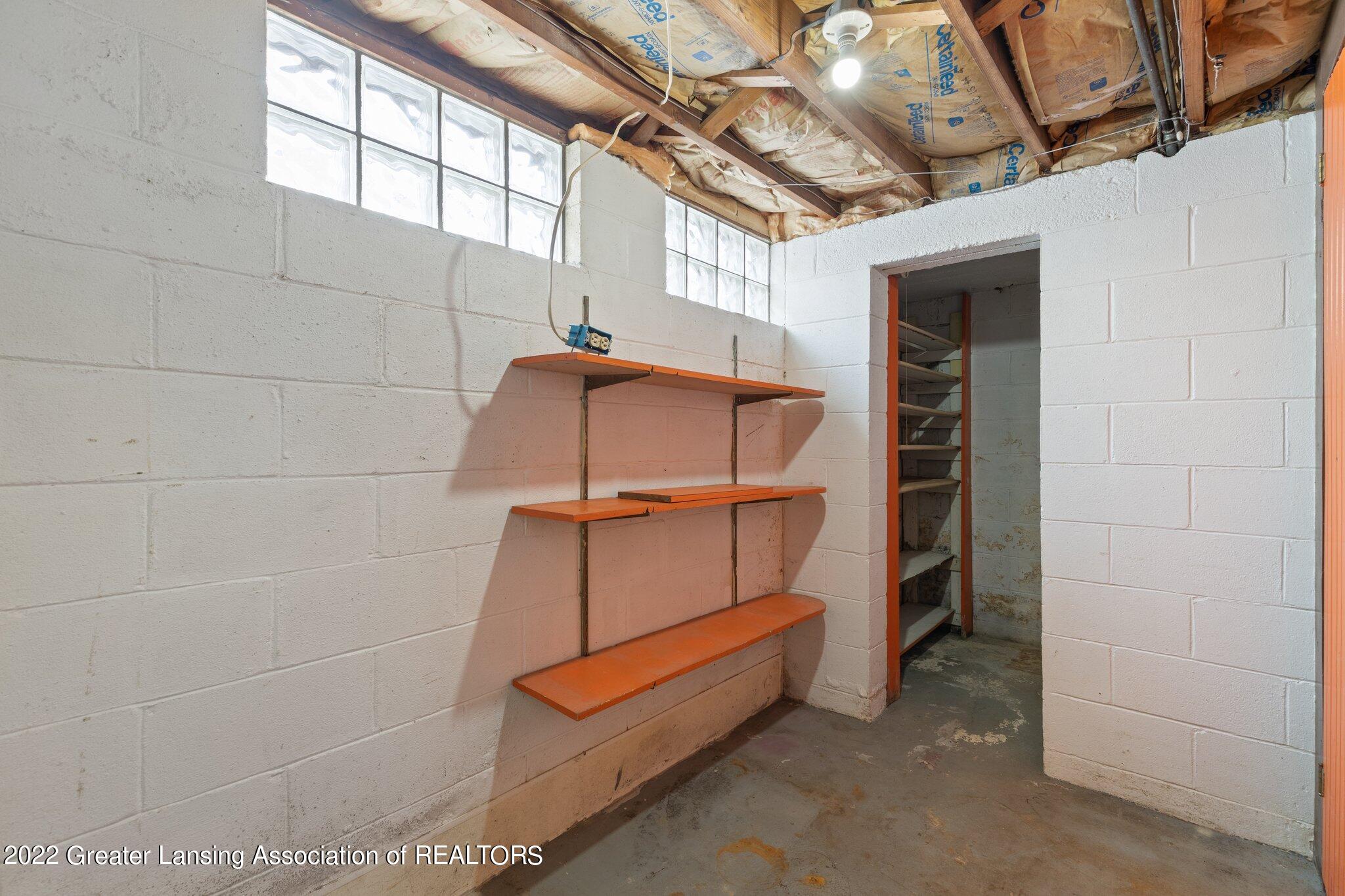 2614 Fairfax Road Lansing, MI 48910 - Photo 23 of 32 29-web-or-mls-2614-fairfax-rd