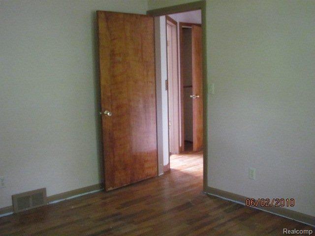 11261 Buno Road Brighton, MI 48114 - Photo 10 of 14 17 Bedroom 3