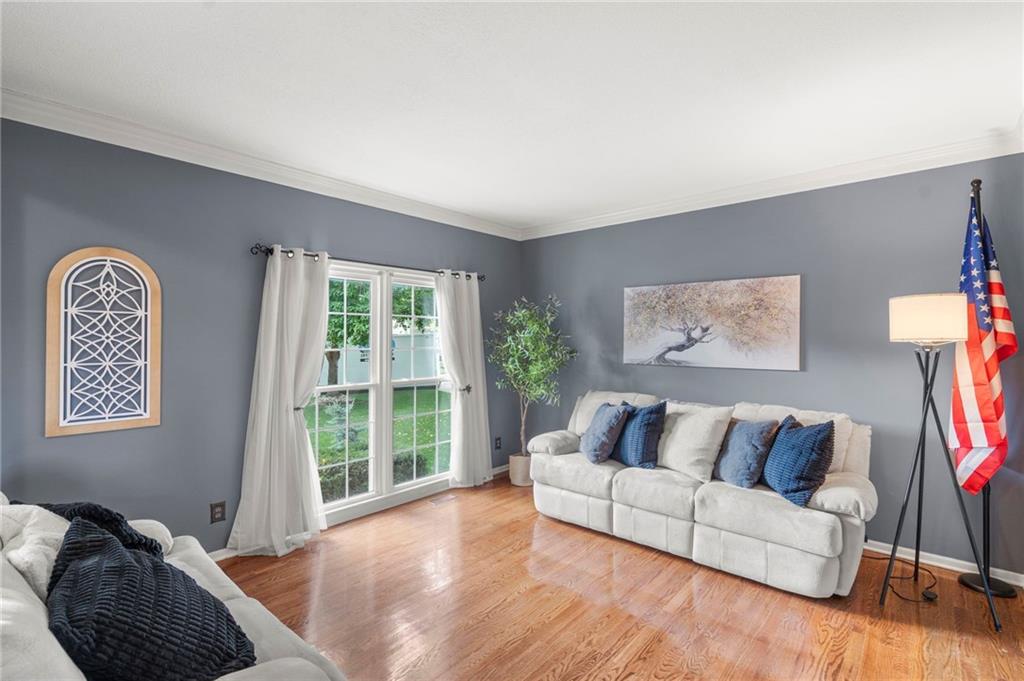 12811 Reeder Street Overland Park, KS 66213 - Photo 5 of 53