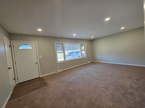 $2,200 | 407 Warner Street, Unit 407, Hampshire, IL 60140