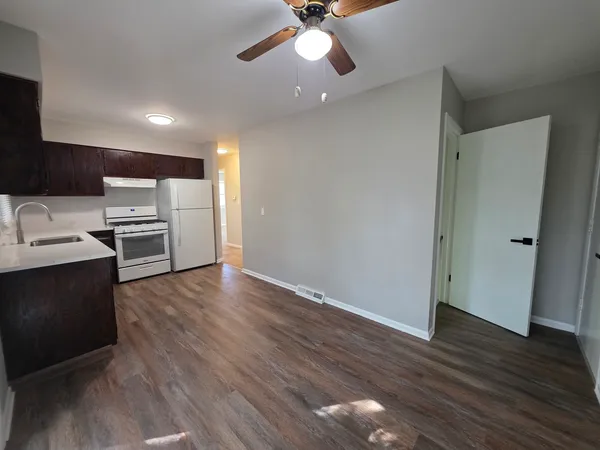 $2,200 | 407 Warner Street, Unit 407, Hampshire, IL 60140