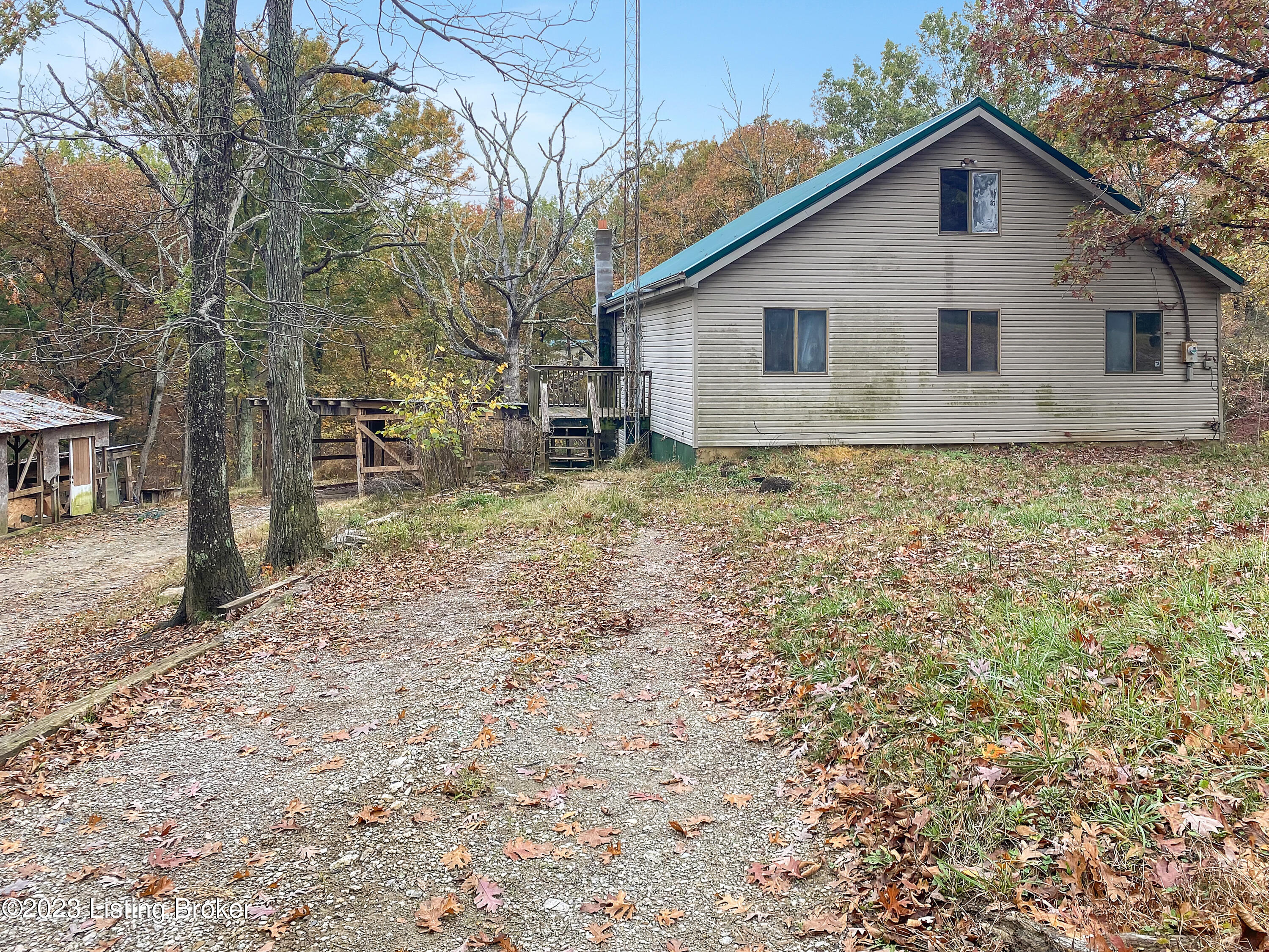 551 Lecompte Bottom Road Pleasureville, KY 40057 - Photo 2 of 13 551 Lecomptes Bottom