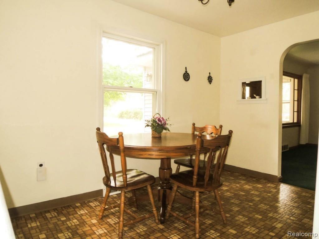 4296 Marcus Road Waterford, MI 48329 - Photo 17 of 42 Kitchen6.jpg