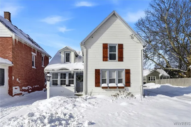 $290,000 | 12 Livingston Street, Lancaster, NY 14086