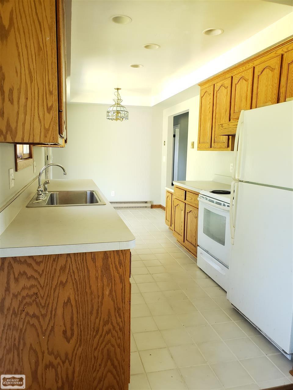 18797 Irwin Road Armada, MI 48005 - Photo 7 of 21 50017711-6.JPG
