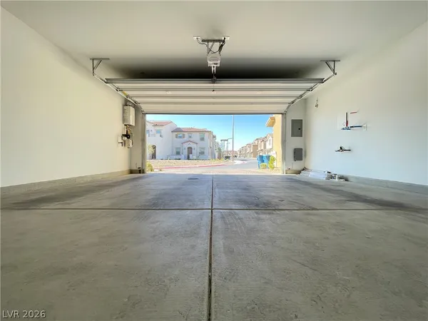 $2,675 | 11978 Tomales Bay Street, Las Vegas, NV 89138