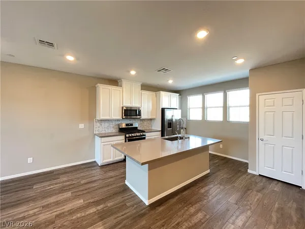 $2,675 | 11978 Tomales Bay Street, Las Vegas, NV 89138