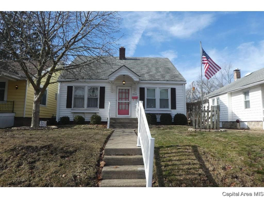 2513 Yale Boulevard Springfield, IL 62703 - Photo 1 of 16 Gallery Image 1