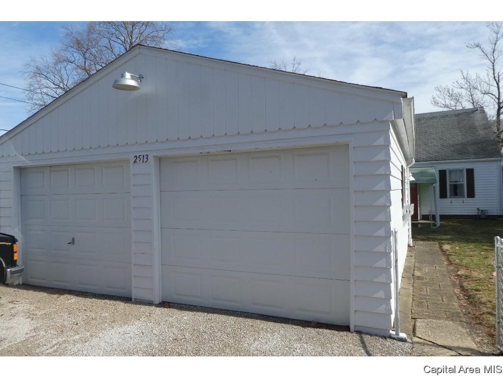 2513 Yale Boulevard Springfield, IL 62703 - Photo 15 of 16 Gallery Image 15