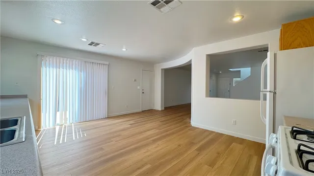 $1,950 | 6176 Windmill Island Avenue, Las Vegas, NV 89139