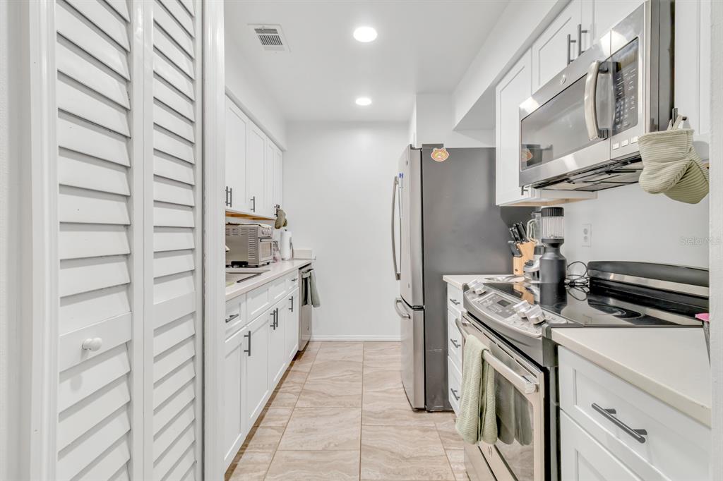 6108 Curry Ford Road, Unit 216 Orlando, FL 32822 - Photo 7 of 21