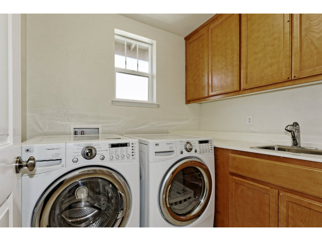 111 Alvo Court San Ramon, CA 94582 - Photo 8 of 17 a utility room with dryer and washer
