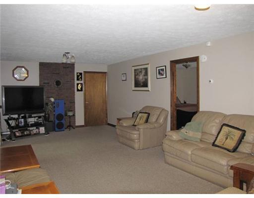 254 Hotel Road Auburn, ME 04210 - Photo 8 of 21 Den/Family/Great Room.