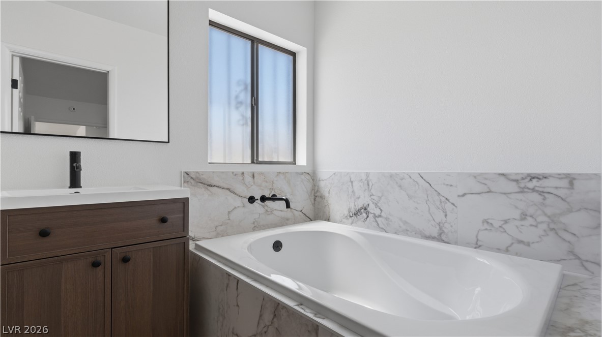251 North Cimarron Road Las Vegas, NV 89145 - Photo 14 of 41